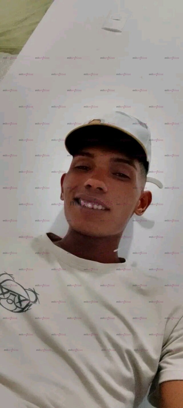FOTOS DE SOY EL FLACO VERGON QUE BUSCABAS PARA COMPLACER TUS FETICHES SOLOS INTERESADOS