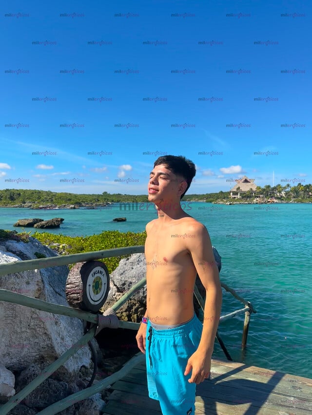 FOTOS DE CHICO JOVEN FLACO BUENA DOTACIÓN DE PASO POR LA CIUDAD POCOS DÍAS