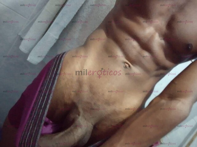 FOTOS DE MORENO DE VERGA BIEN ARRECHA Y LLENA DE LECHE