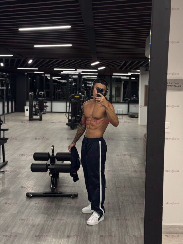 FOTOS DE COLOMBIANO 1,80 EXCELENTE TRATO CUERPO GYM TOP 24 AÑOS