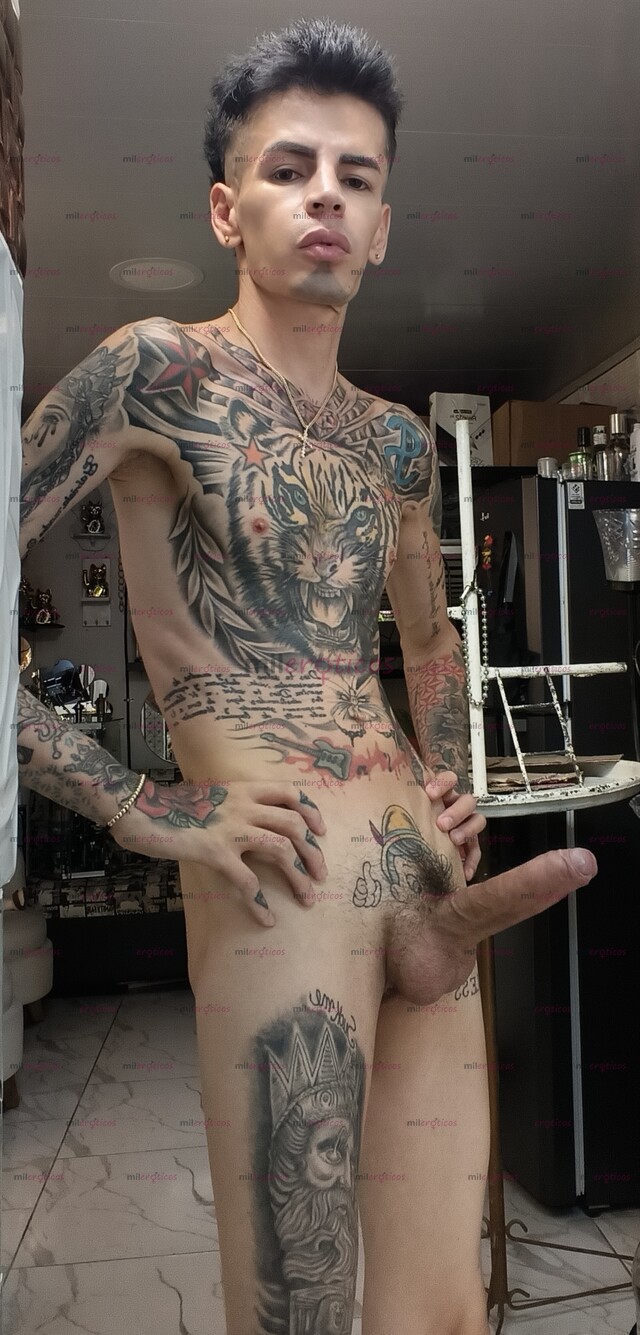 FOTOS DE FLAKITO VERGON TATUADO BLANCO FETICHERO SERIO