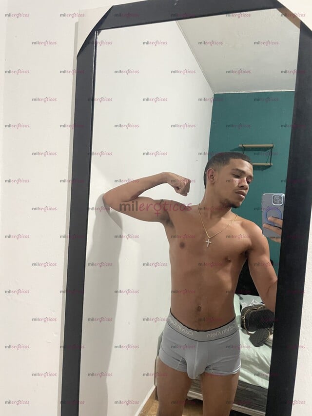 FOTOS DE JOVEN VENEZOLANO VERSÁTIL CON GANAS DE CUMPLIR Y SATISFACER TODOS TUS DESEOS