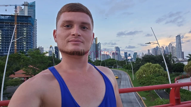 Ola sou um jovem ativo com 21 cm de carne disponivel para voce ansioso para lhe agradar faco massagens tantricas descongestionantes relaxantes sexo or...