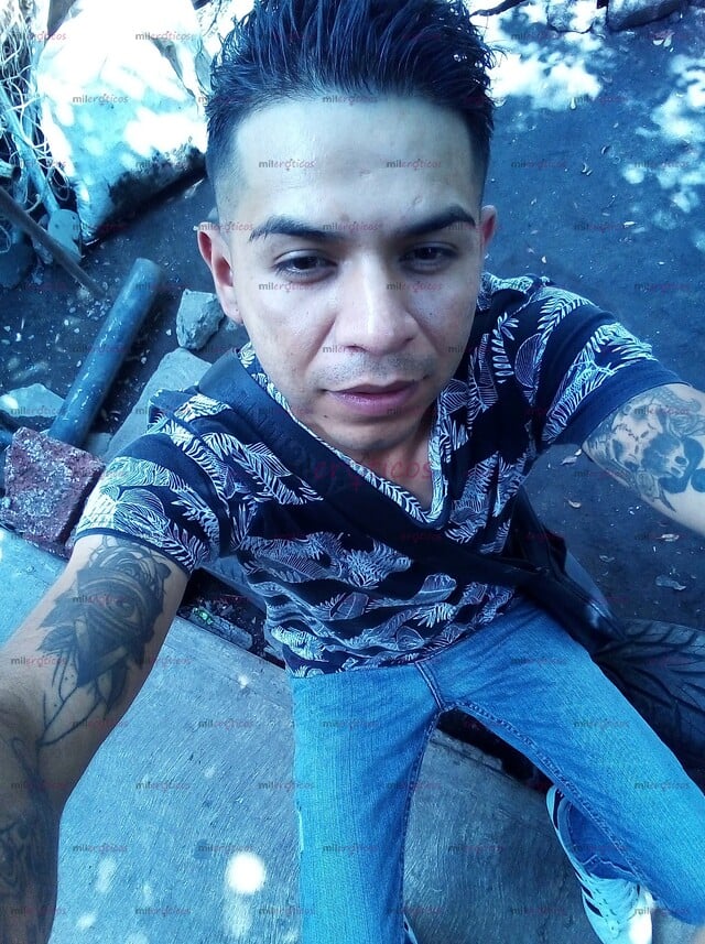 FOTOS DE CRISTIAN VERGA 18 LISTO PARA QUE LA GOSES AL TENERLA ADENTRO DECIDETE NO TE ARRE