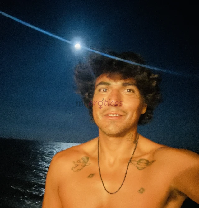 Profesional dos carreras entretenido alto 1 88atractivonunca es tarde para vivir nuevas experiencias y mas si es laboral siempre pense y nunca lo hice...