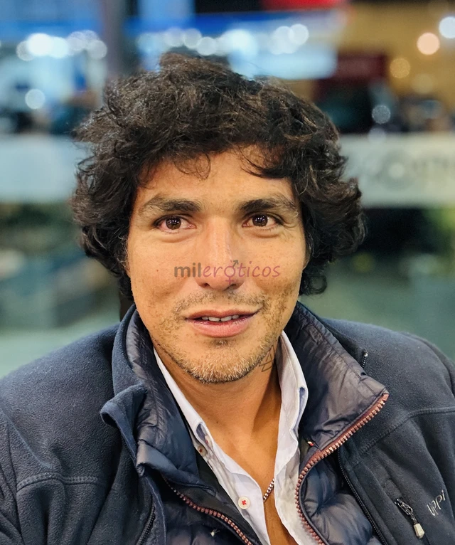 Comenzando a vivir una nueva experiencia profesional dos carreras con mucho tema cultural arte viajes despues una rica cenar con una copa de vino lo n...