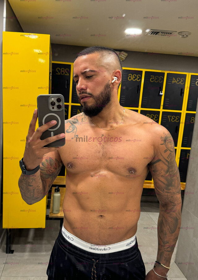 FOTOS DE MACHO ACTIVO DOMINANTE, DISCRETO PERO CON MUCHAS GANAS DE COMPLACERTE.