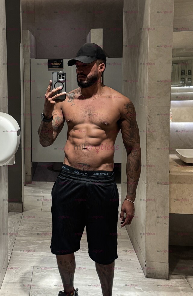 FOTOS DE MACHO ACTIVO DOMINANTE, DISCRETO PERO CON MUCHAS GANAS DE COMPLACERTE.