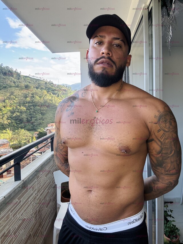 FOTOS DE MACHO ACTIVO DOMINANTE, DISCRETO PERO CON MUCHAS GANAS DE COMPLACERTE.