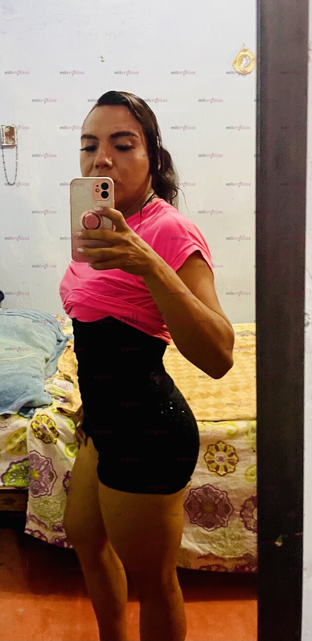 FOTOS DE HOLA ESTOY AQUÍ CON GANAS DE SER PENETRADA Y DARLE UNA BUENA LAMIDA DE VERGA