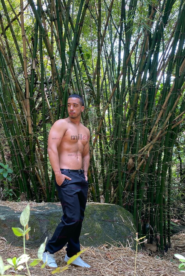 FOTOS DE SOY UN CHICO DE LA CIUDAD DE MEDELLÍN MORENO, VARONIL BUEN CUERPO Y BUENA ENERGI