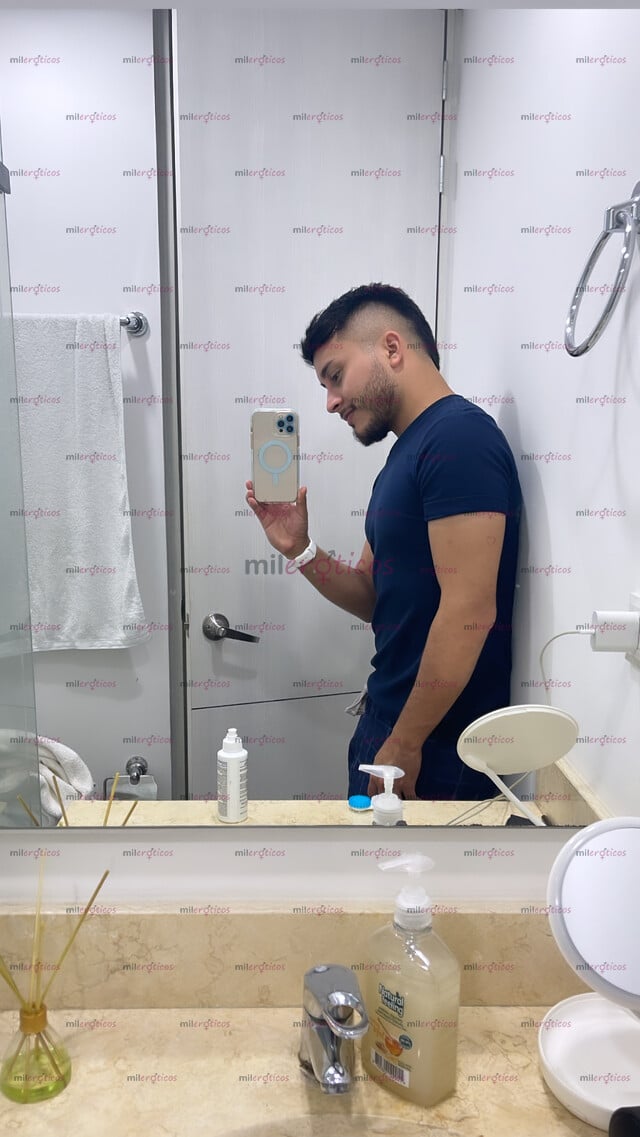 FOTOS DE COLOMBIANO ACOMPAÑANTE PRESENCIAL O VIRTUAL