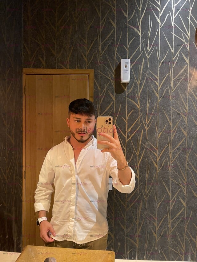 FOTOS DE COLOMBIANO ACOMPAÑANTE PRESENCIAL O VIRTUAL