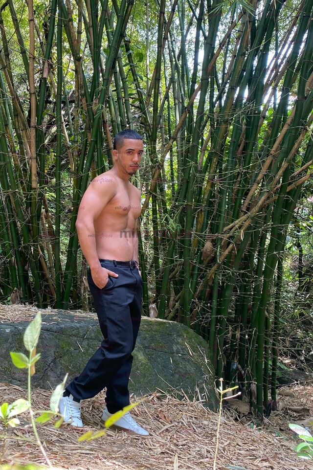 FOTOS DE SOY UN CHICO DE LA CIUDAD DE MEDELLÍN MORENO, VARONIL BUEN CUERPO Y BUENA ENERGI
