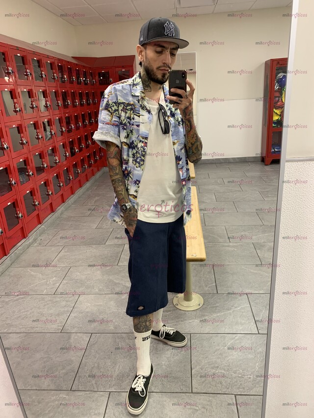 FOTOS DE CHACAL TATUADO CALIENTE, TE VA A GUSTAR MI CONTENIDO.