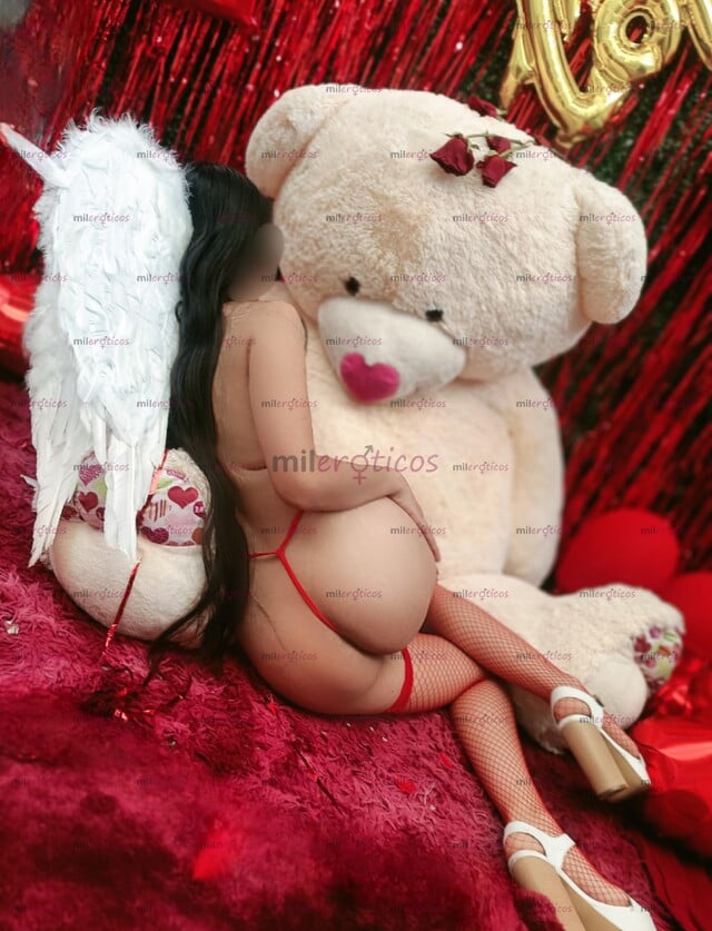 FOTOS DE HOLA AMOR, SOY JADE UNA CHICA , DELGADITA, TAMAÑO PEQUEÑO