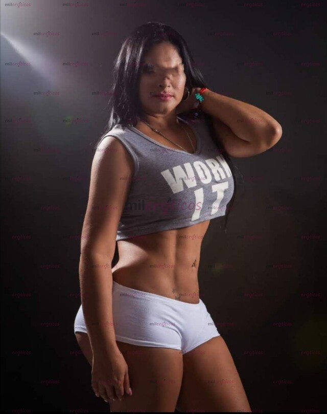 FOTOS DE HOLA SOY ASHLEY VETERANA MORENA ESBELTA CON CURVAS PRONUNCIADAS