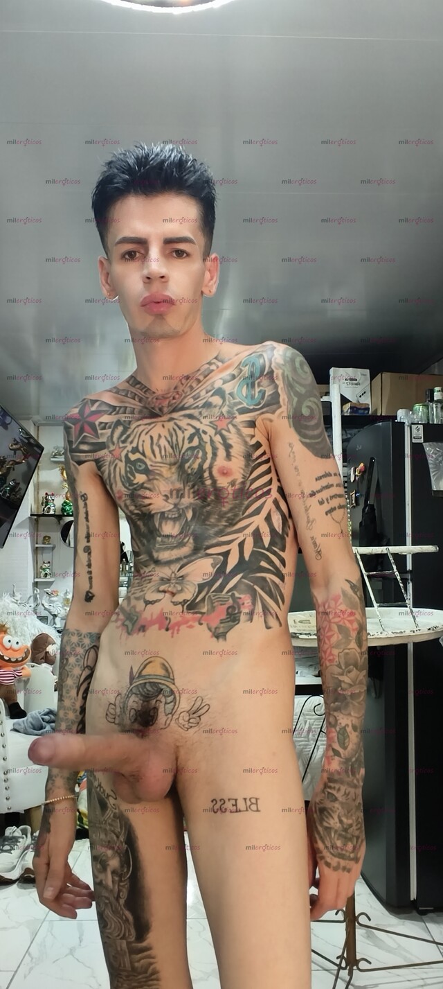 FOTOS DE FLACO BLANCO TATUADO VERGON ACTIVO FETICHERO