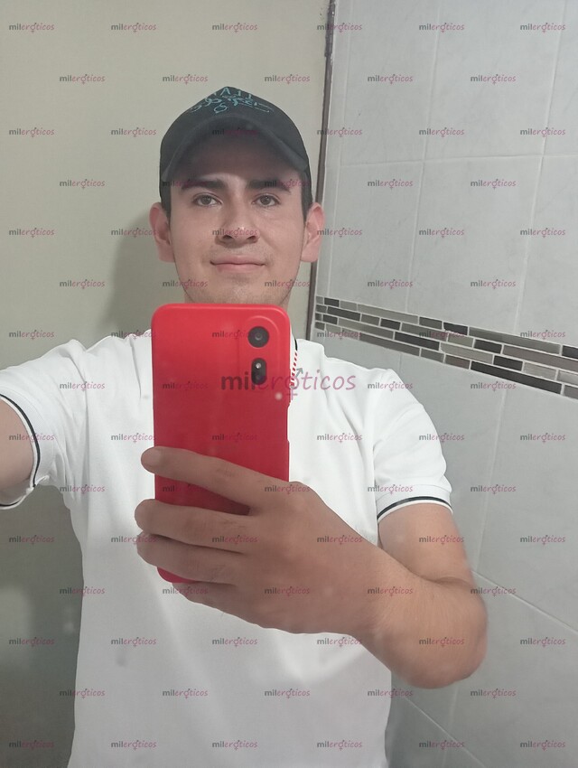 FOTOS DE JOVEN DE 22 AÑOS DISPUESTO A COMPLACERTE EN LA CAMA