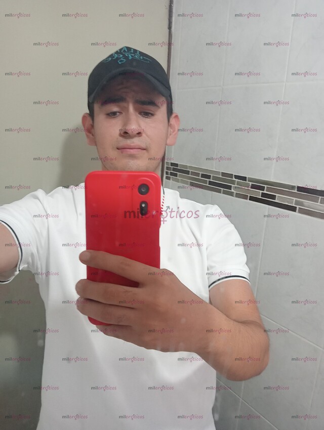 FOTOS DE JOVEN DE 22 AÑOS DISPUESTO A COMPLACERTE EN LA CAMA