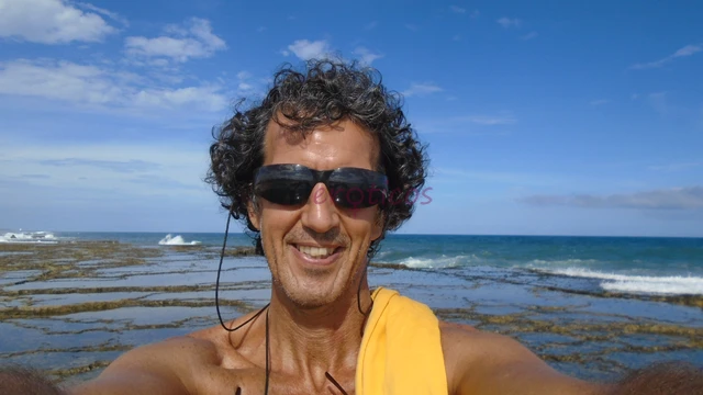 Ola sou adrian homem maduro de 58 anos 1 74 m 70 kg casado ela apoia minha atividade universitario formado em informatica gosto da natureza pratico es...