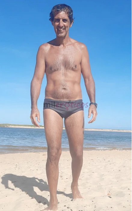 Ola sou adrian homem maduro de 58 anos 1 74 m 70 kg casado ela apoia minha atividade universitario formado em informatica gosto da natureza pratico es...