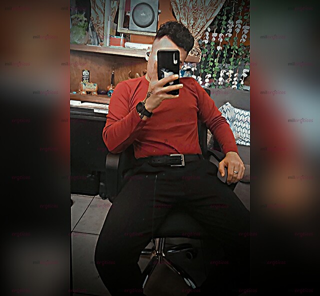 FOTOS DE CHAVO BISEXUAL GUAPO, CACHONDO Y DOTADO DISPUESTO A COMPLACERTE AL 100%