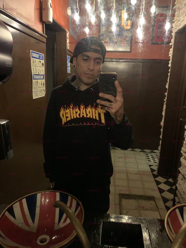 FOTOS DE CHACAL TATUADO CALIENTE, TE VA A GUSTAR MI CONTENIDO.