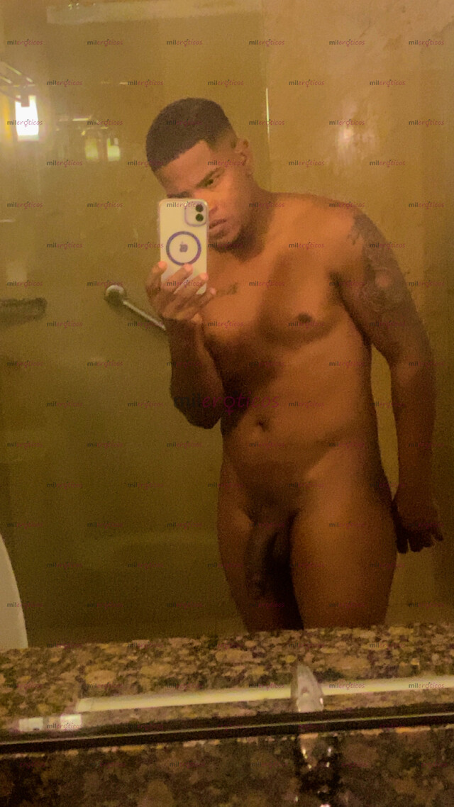 FOTOS DE XXL 22 CM VENEZOLANO MORENO FOGOSO Y CARGADO DE PASIÓN HOLA, ME LLAMO WILVER,