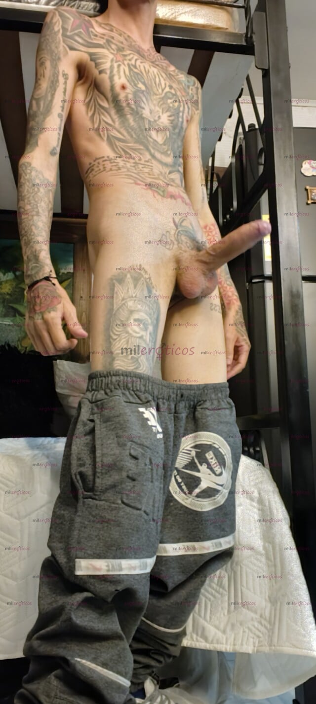 FOTOS DE FLACO ACTIVO BLANCO TATUADO MORBOSO FETICHERO