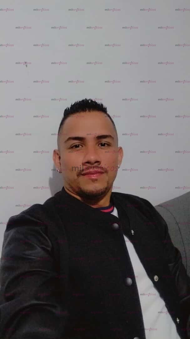FOTOS DE FLACO MORENO DOTADO Y MUY COMPLACIENTE PARA TUS FANTASÍAS