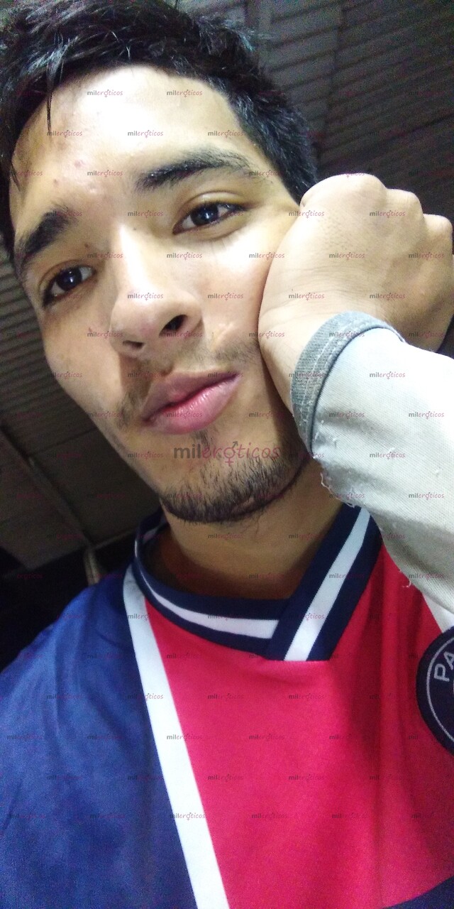 FOTOS DE JOVEN CALIENTE DISPUESTO A COMPLACERTE DE LAS MEJORES MANERAS POSIBLES 3103022