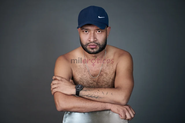 Hola mi nobre ean inti macho colombiano peludo cuento con depa privado a dos cuadras de metro u de chile ven y disfruta sin limites y sin apuros total...