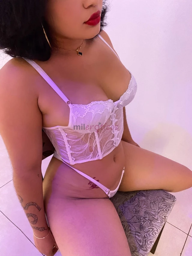 Oi meus amores eu sou a luna muito prazer venha me conhecer sou uma morena do corpo natural com um bundao gostoso e peitos suculentos sou simpatica e...