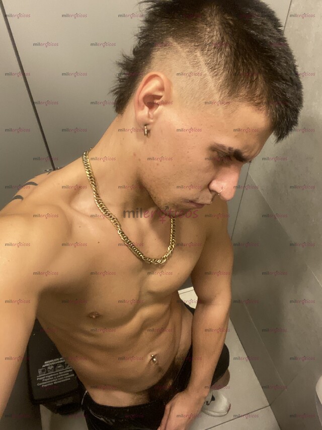 FOTOS DE COLOMBIANO MACHO DOMADOR DE CHUBBYS TETONES Y RICOS CULOS