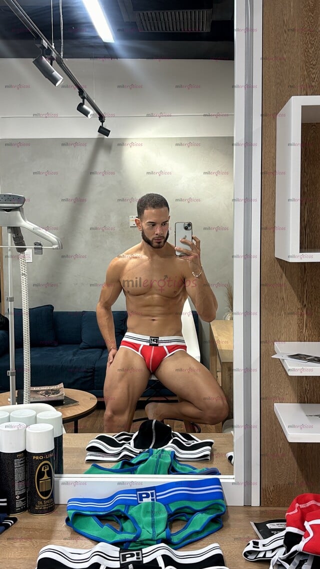 FOTOS DE MACHO VERGON 22CM, DOMINANTE BUEN CUERPO ATLÉTICO, EDUCADO Y MUY CALIENTE