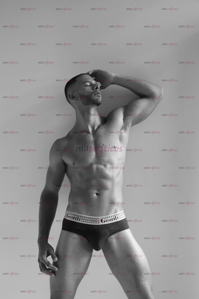FOTOS DE MACHO VERGON 22CM, DOMINANTE BUEN CUERPO ATLÉTICO, EDUCADO Y MUY CALIENTE
