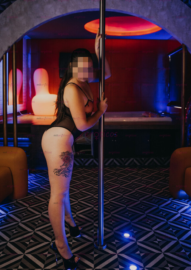 FOTOS DE JADE HERMOSA CURVY NALGONA PIEL BLANQUITA, TENGO LUGAR AMOR