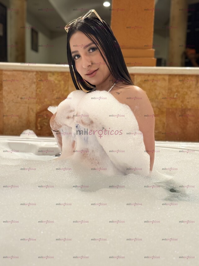 FOTOS DE HERMOSA Y PETIT , REAL Y MUY COMPLACIENTE