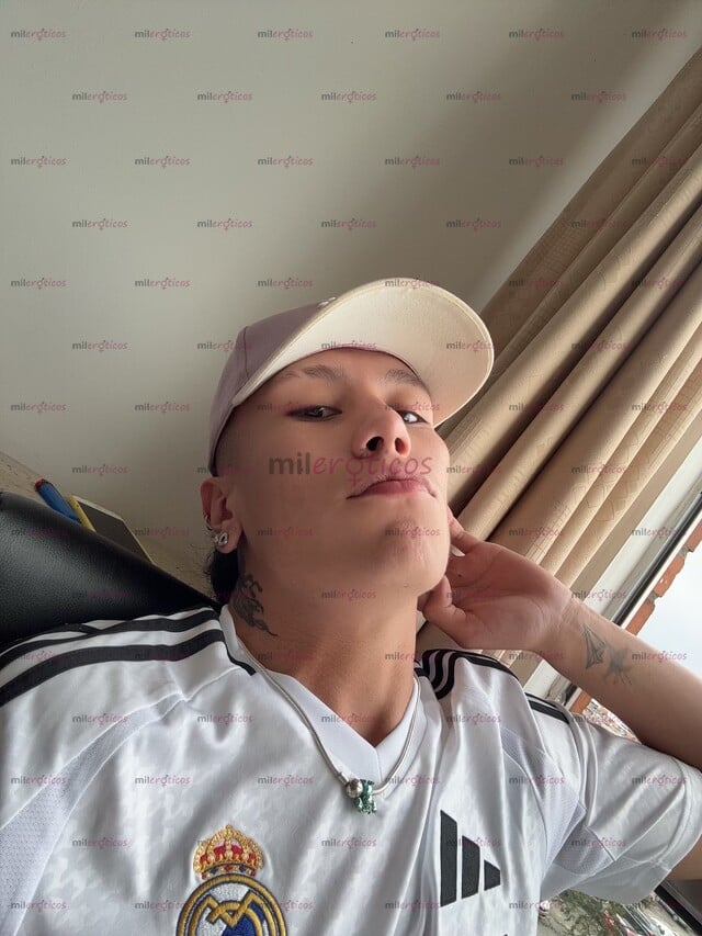 FOTOS DE POLLO MACHO VERSÁTIL MÁS ACT 19 AÑOS TATUADO