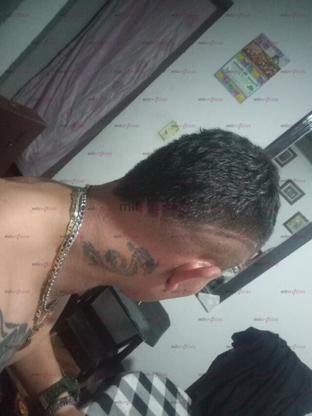 FOTOS DE MORENO FORNIDO Y TATUADO BIEN CALIENTE BIEN ARRECHO HETEROSEXUAL