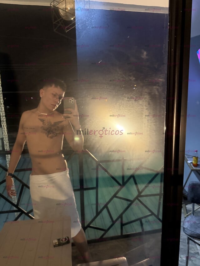 FOTOS DE POLLO MACHO VERSÁTIL MÁS ACT 19 AÑOS TATUADO