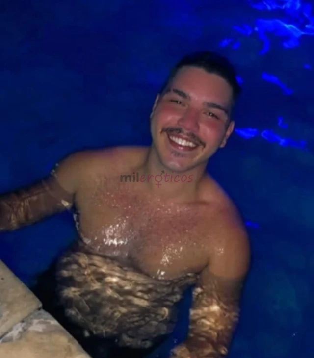 Ola sejam bem vindos ao meu perfil me chamo samuel tenho 24 anos 1 81 m de altura corpo padrao sou branco tenho cabelos pretos trabalho com massagens...