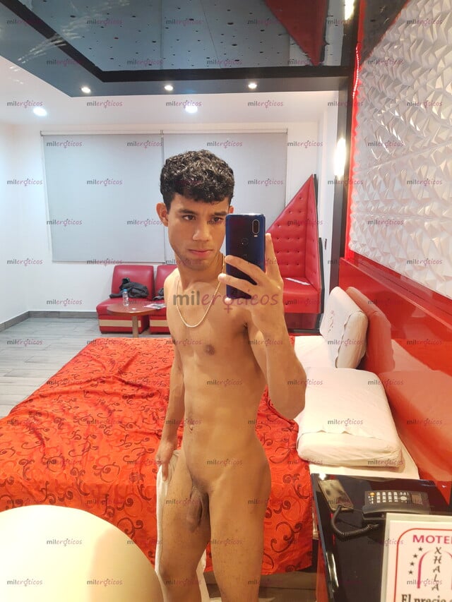 FOTOS DE UN CHICO DE 22 PARA TI CON BUENA VERGA VENEZOLANO CON BUENA ENERGÍA Y GANAS