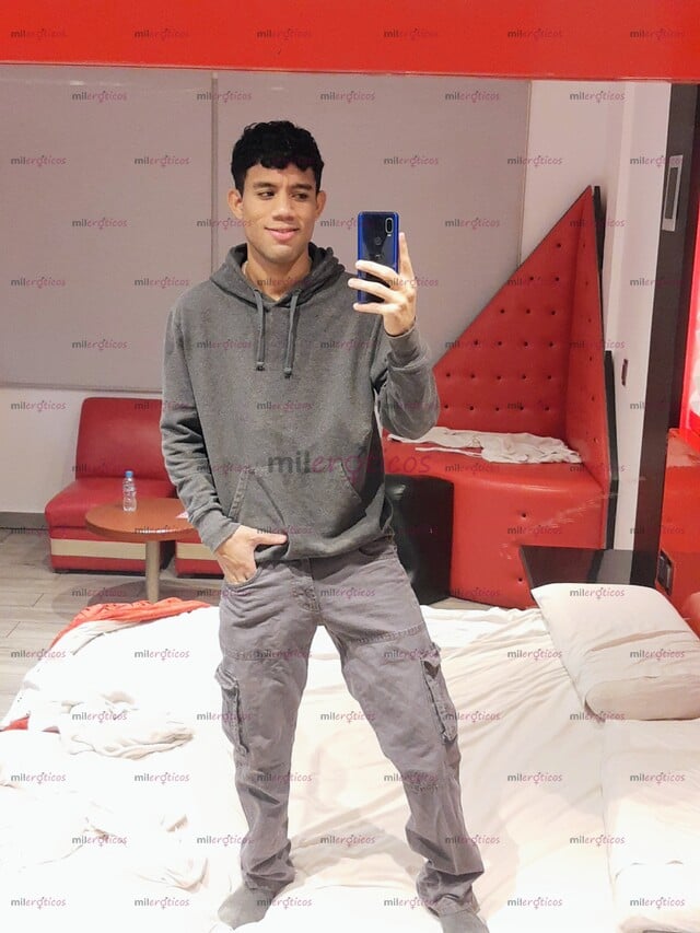 FOTOS DE UN CHICO DE 22 PARA TI CON BUENA VERGA VENEZOLANO CON BUENA ENERGÍA Y GANAS