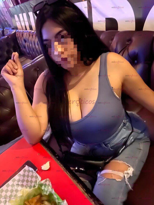 FOTOS DE MIS CADERAS ESTAN DISPUESTAS PARA SACARTE LA LECHE