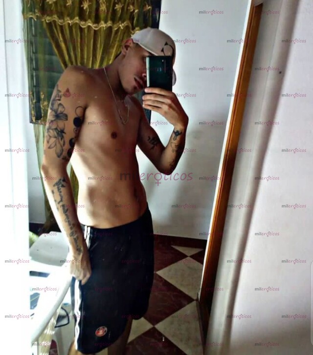 FOTOS DE ALEXVERGÓNFLACO COMPLACIENTE Y CARIÑOSOO