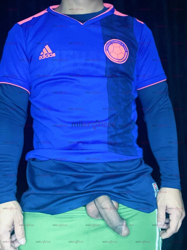 FOTOS DE FUTBOLISTA TATUADO MACHO CALIENTE EN BOGOTÁ VENTA DE CONTENIDO