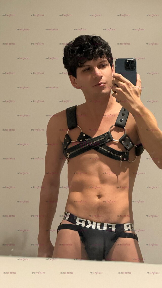 FOTOS DE VERGOTA DE 23CM. TWINK MORBOSO PROFESSIONAL SCORT & PORNSTAR.