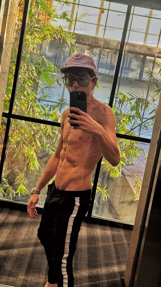 FOTOS DE VERGOTA DE 23CM. TWINK MORBOSO PROFESSIONAL SCORT & PORNSTAR.